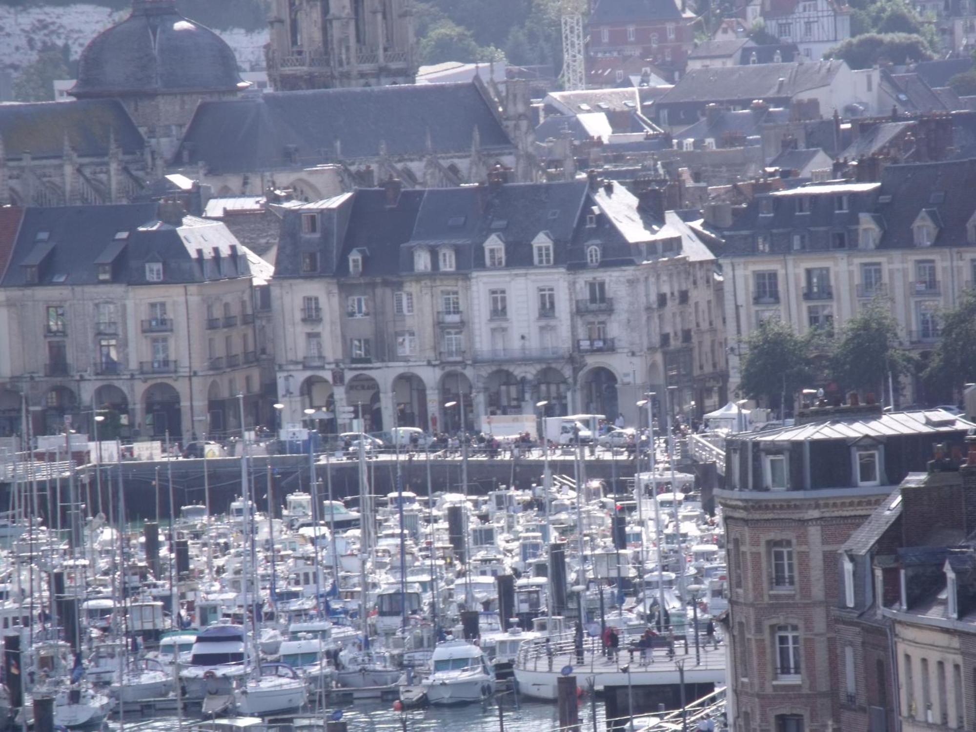 Le Clos Robinson Martin-Église Esterno foto